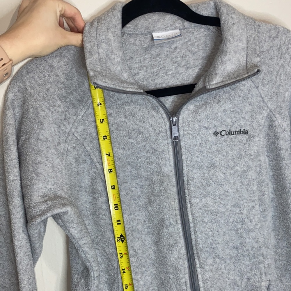 🐚Grey Columbia zip up! - Picture 6 of 8